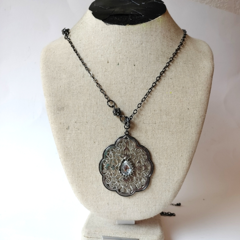 Premier Designs CHARLESTON 36" Necklace